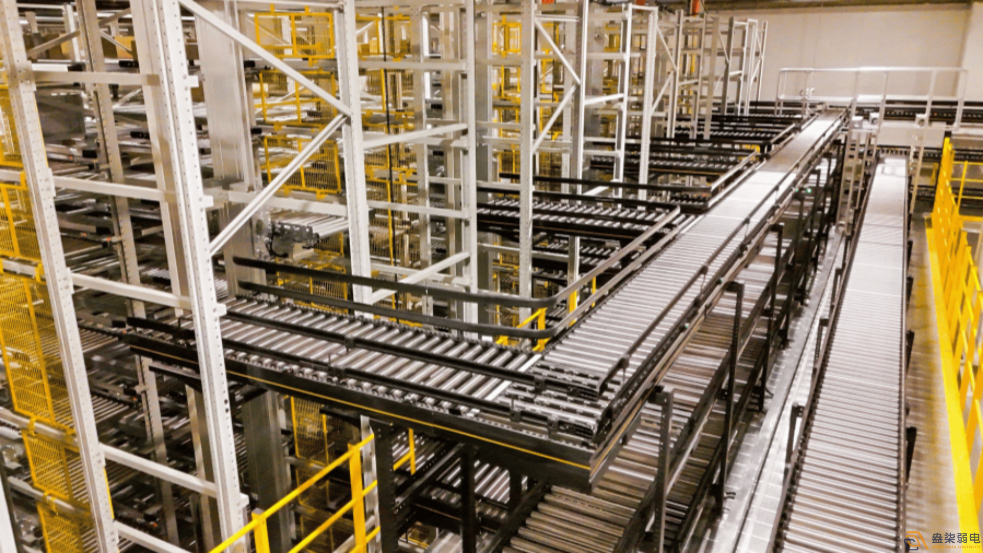 料箱機器人技術升級與應用創新