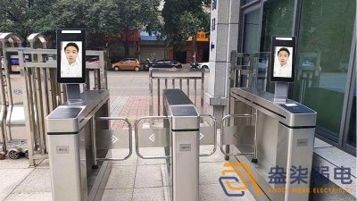 人臉識別門禁是怎么識別人臉圖像的呢？